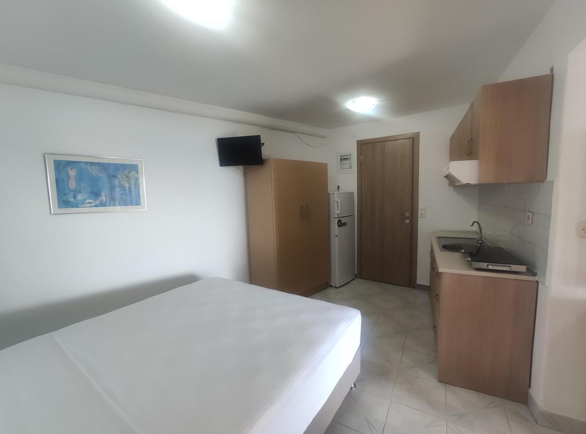 Para Thin Alos Inn Neos Marmaras Exterior photo