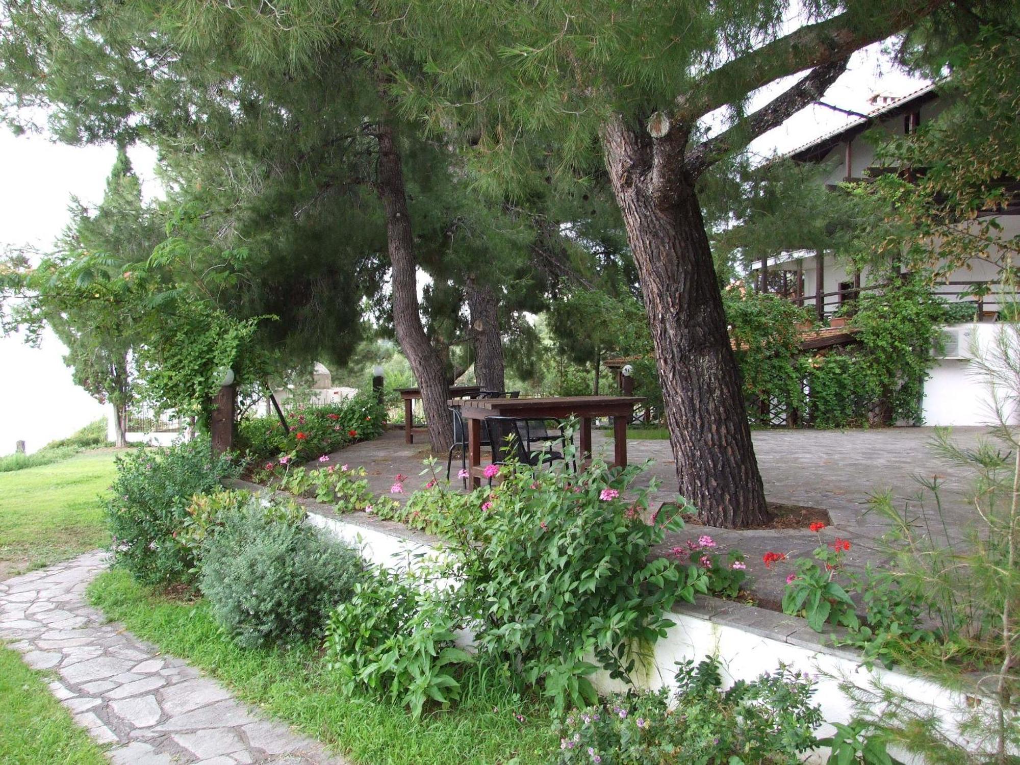 Para Thin Alos Inn Neos Marmaras Exterior photo
